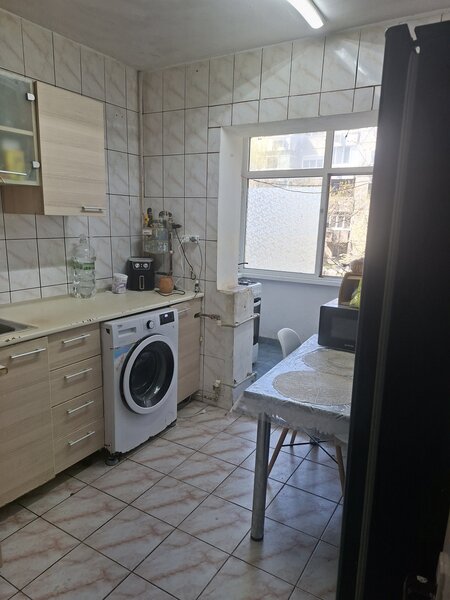 Apusului, Uverturii,